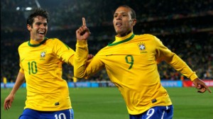 Brazil is favored to beat South American rival Chile in the first game of the Round of 16 Saturday in Belo Horizonte. 