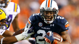 Auburn is a 7.5 point favorite at Tennessee Saturday. Auburn has won 5 straight games. 