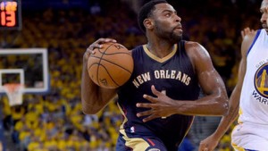 Tyreke Evans had 20 points and 10 assists last game and is finally healthy for the 4-14 Pelicans.